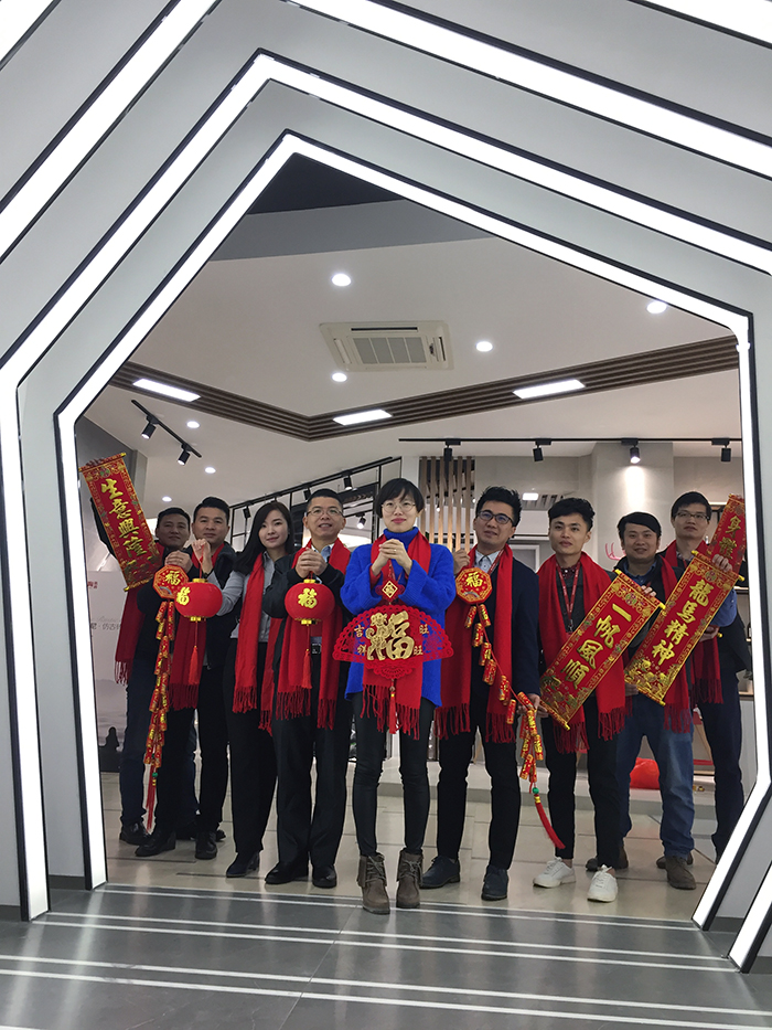 20180129103106906 网信快3·(中国游)官方网站2017年终总结暨赞美大会盛大召开