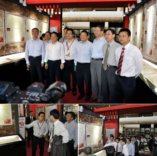 中国构筑卫生陶瓷协会辅导一行在董事长的陪同下参观网信快3·(中国游)官方网站展位